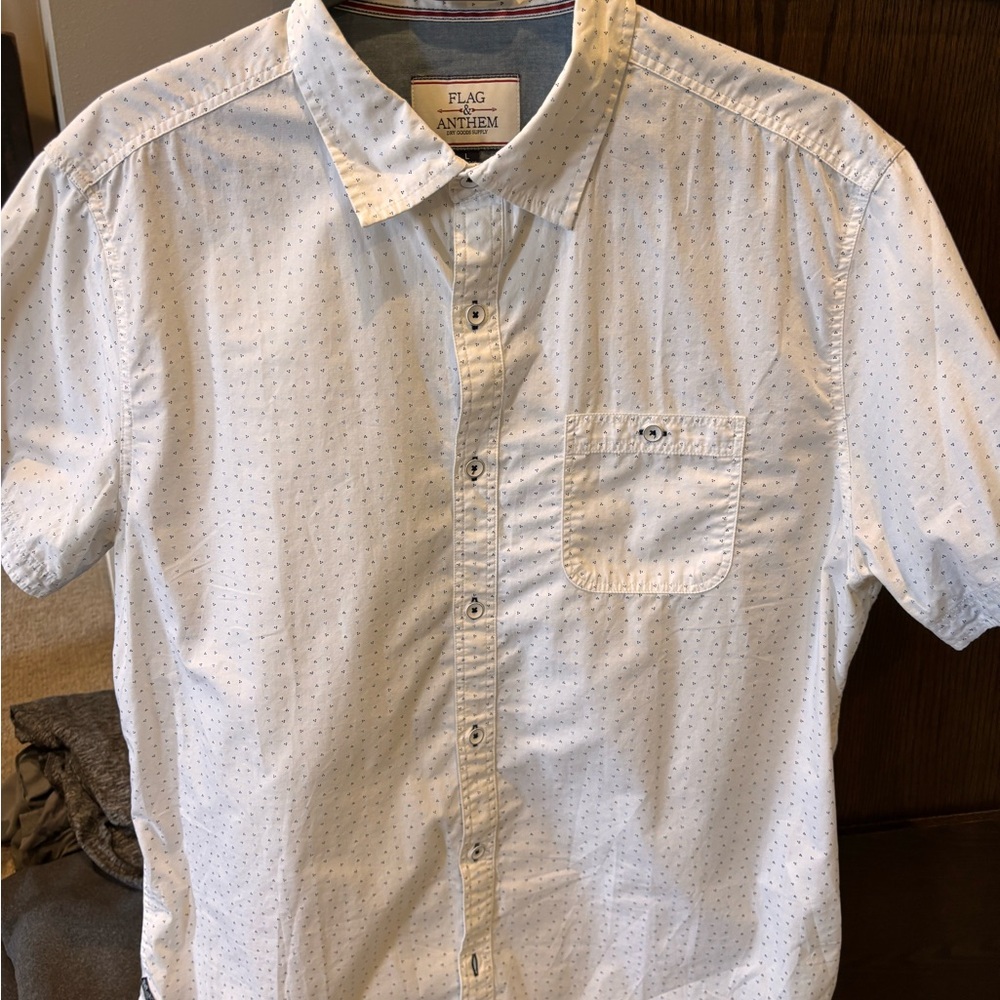 Men's White Short Sleeve Shirt